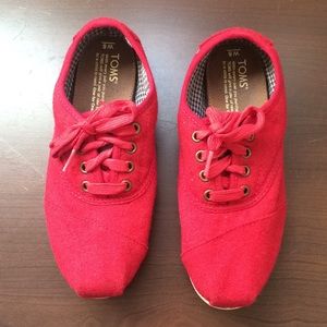 Red Toms Lace Up Shoes 6